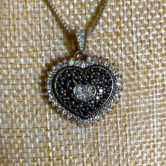 Sparkly Silver Heart Pendant Necklace - Picture 1 of 7